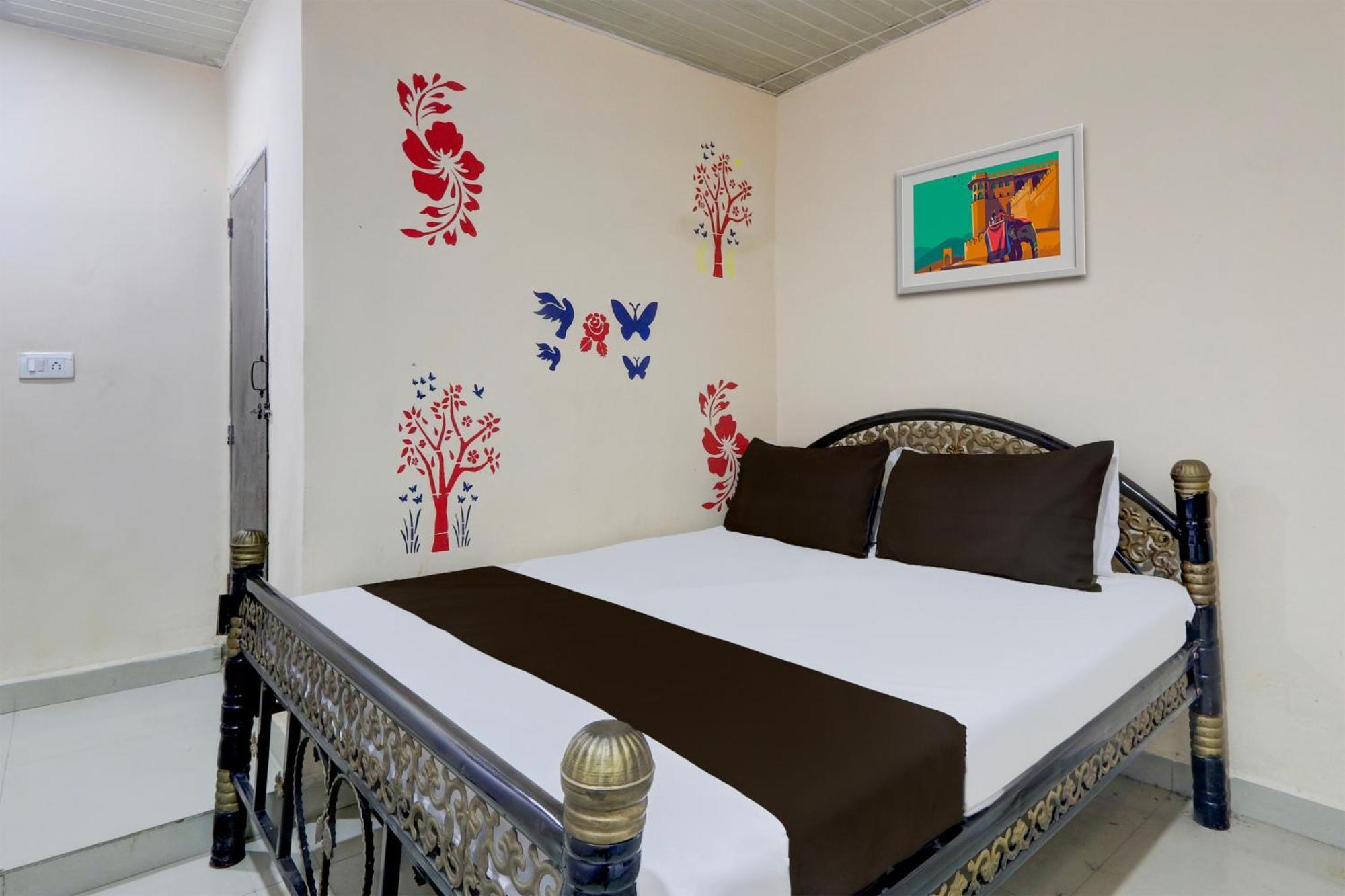 Spot On Hotel Aaraadhya Residency Хайдарабад Экстерьер фото